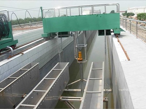 链板刮泥机操作前有什么准备工作要做好？